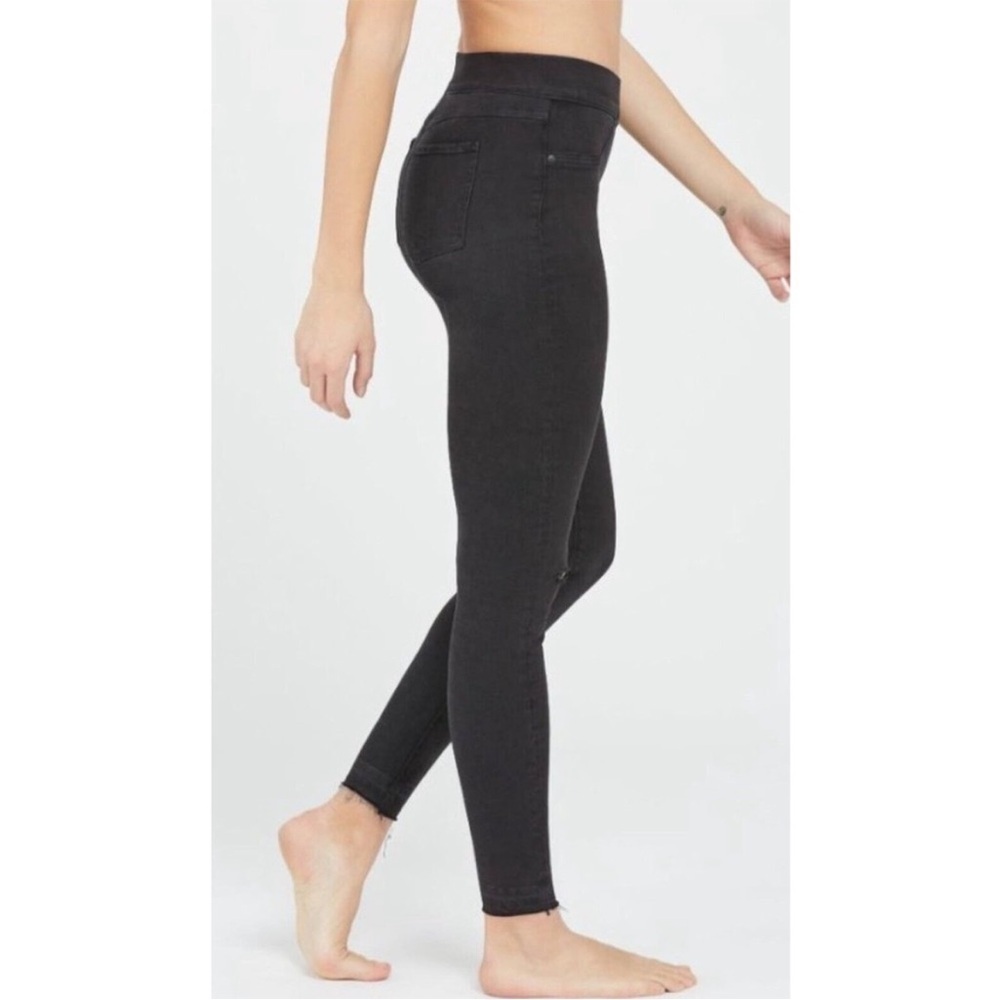 Spanx Black Vintage Distressed Ankle Skinny Raw Hem Pull On Jeans - Picture 7 of 7